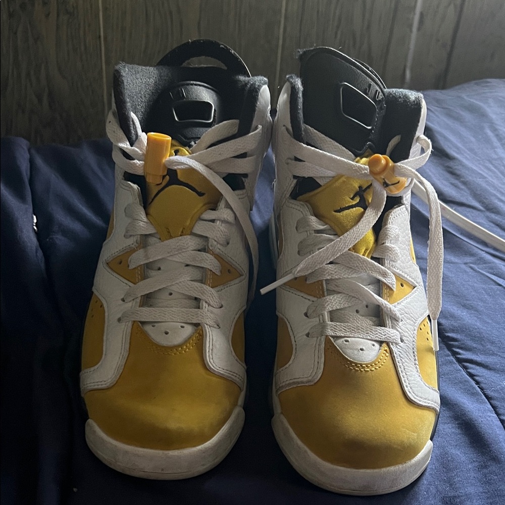 Jordan Yellow and White Sneakers Casual Sporty Design